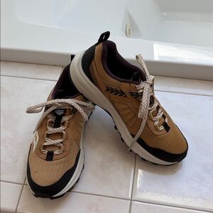 Saucony Excursion TR 17 Tan and Black Trail Running Shoes size 8